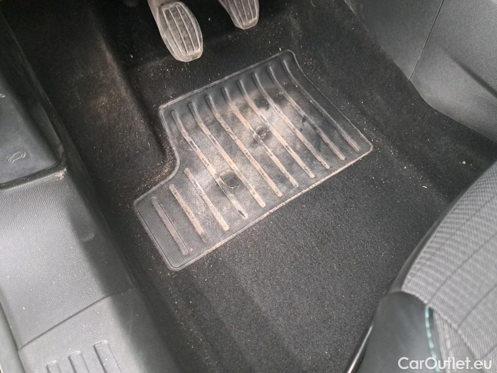  Peugeot  2008  Allure Business 1.5 HDi 110CV BVM6 E6d #12