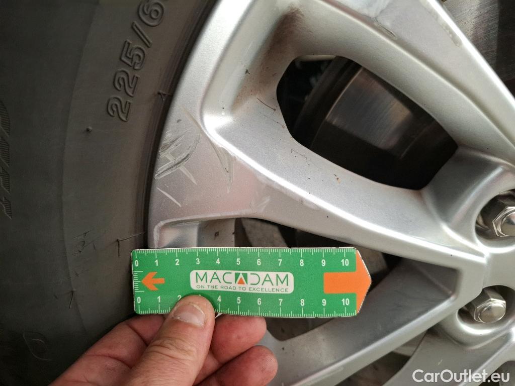  Ford  Kuga FORD  / 2019 / 5P / SUV 2.5 190 hybrid Flexifuel Pshift Titanium #43