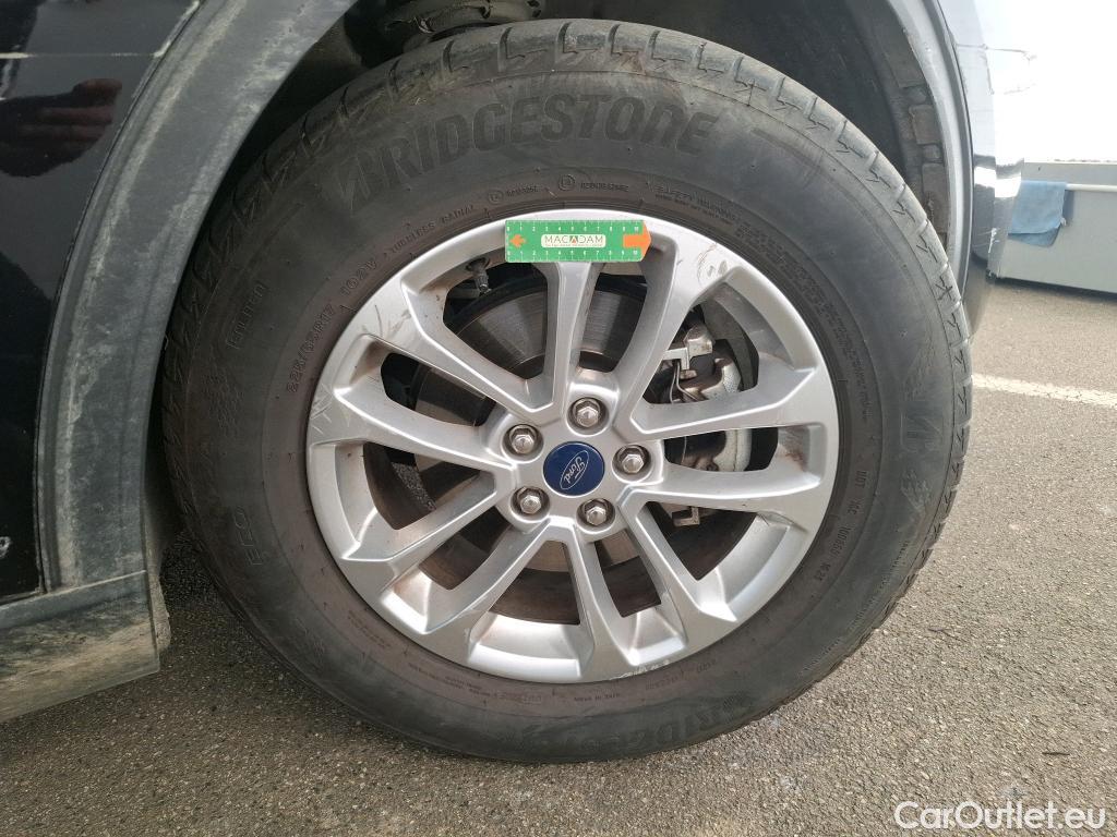  Ford  Kuga FORD  / 2019 / 5P / SUV 2.5 190 hybrid Flexifuel Pshift Titanium #40