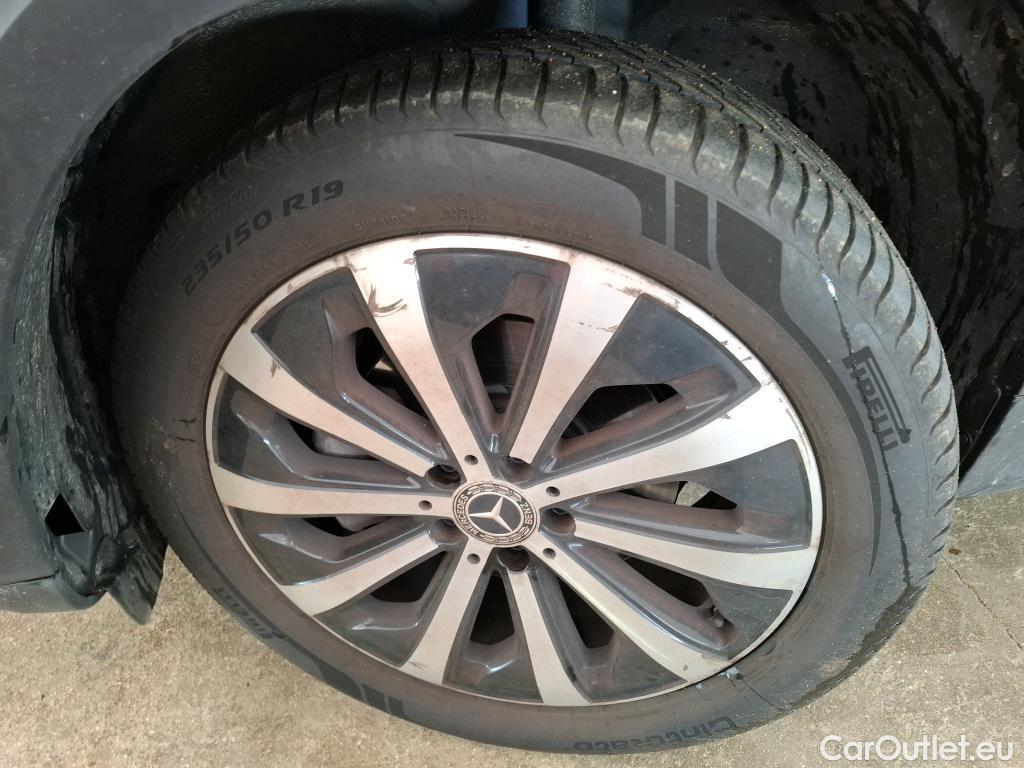  Mercedes  GLB MERCEDES-BENZ  / 2019 / 5P / SUV  200 Business Line #5