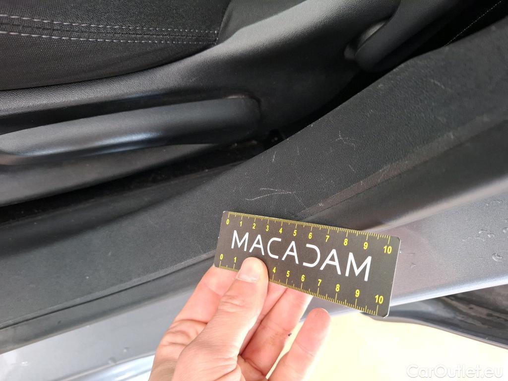  Peugeot  208  Affaire Premium Pack 1.5 HDi 100CV BVM5 E6dT #40