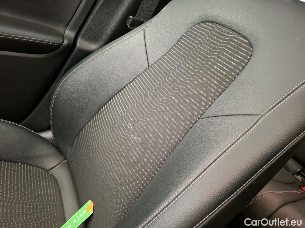  Mercedes  GLB MERCEDES-BENZ  / 2019 / 5P / SUV  200 Business Line #13