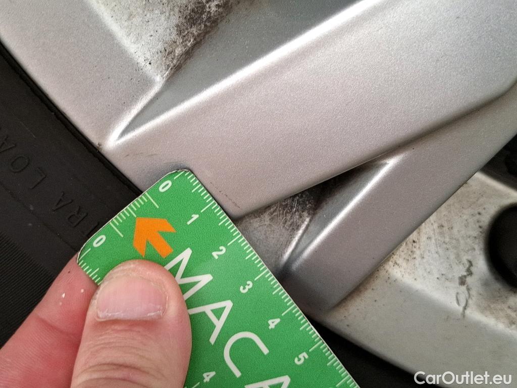  Volkswagen  Tiguan VOLKSWAGEN  / 2020 / 5P / SUV 2.0 TDI 150 DSG7 Life Business #24