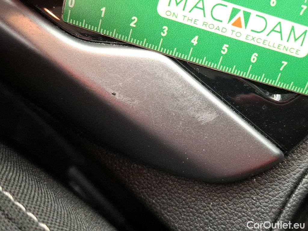  Volkswagen  T-ROC VOLKSWAGEN  / 2021 / 5P / SUV 2.0 TDI 150 LIFE PLUS DSG7 #3