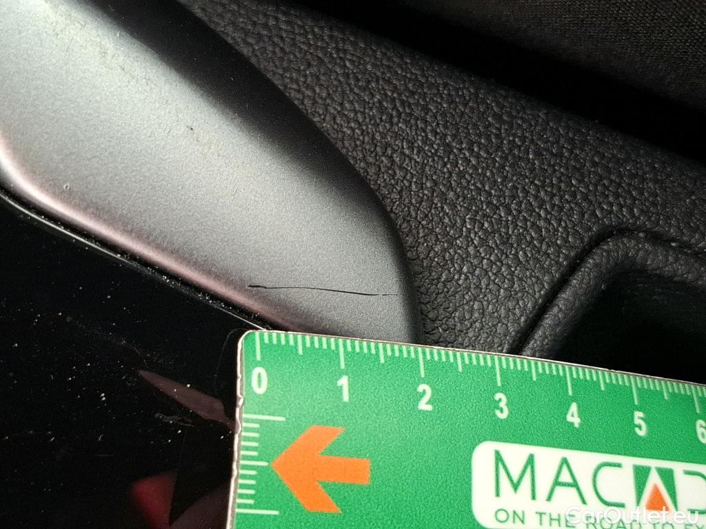  Volkswagen  T-ROC VOLKSWAGEN  / 2021 / 5P / SUV 2.0 TDI 150 LIFE PLUS DSG7 #2