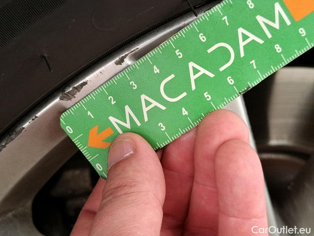  Volkswagen  Tiguan VOLKSWAGEN  / 2020 / 5P / SUV 2.0 TDI 150 DSG7 Life Business #17