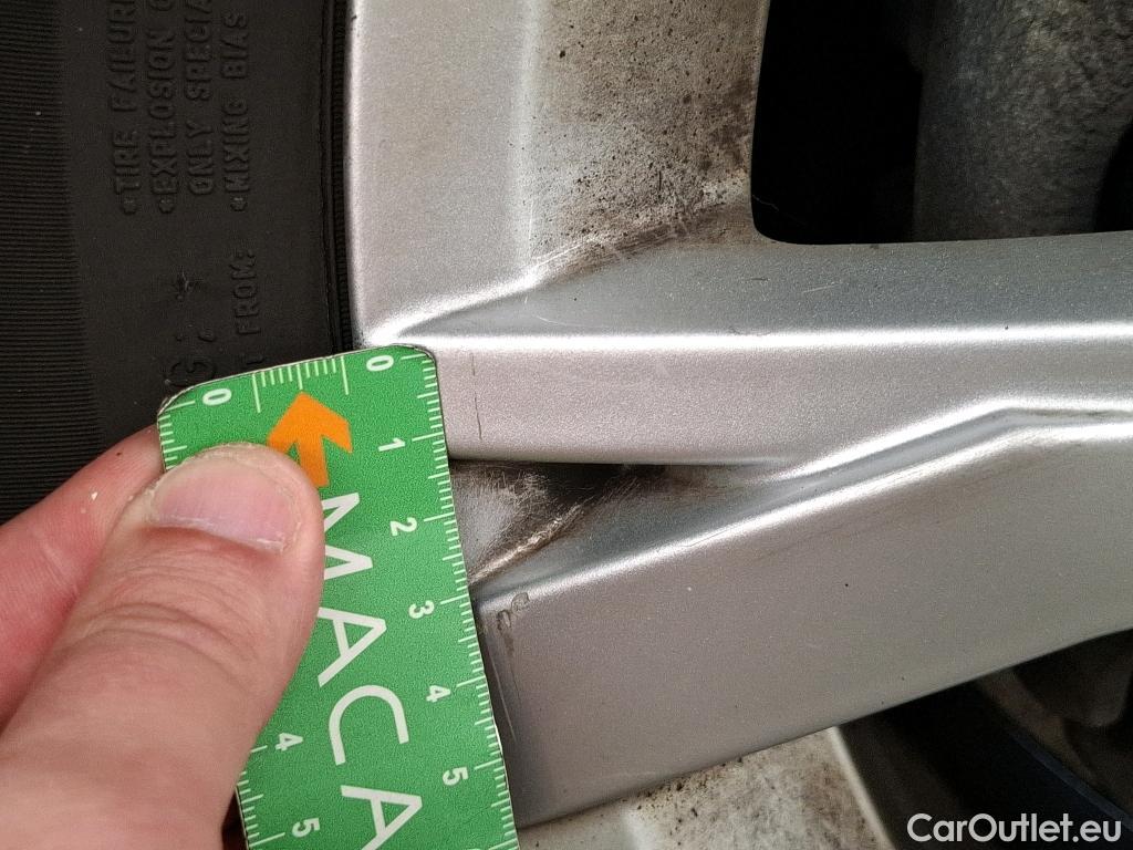  Volkswagen  Tiguan VOLKSWAGEN  / 2020 / 5P / SUV 2.0 TDI 150 DSG7 Life Business #26