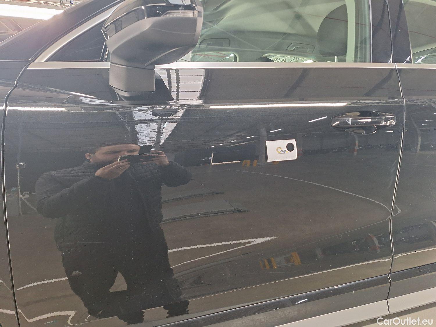  Audi  Q3 Audi,  '18, Audi  35 TDI S tronic S line Business Edition 5d #53