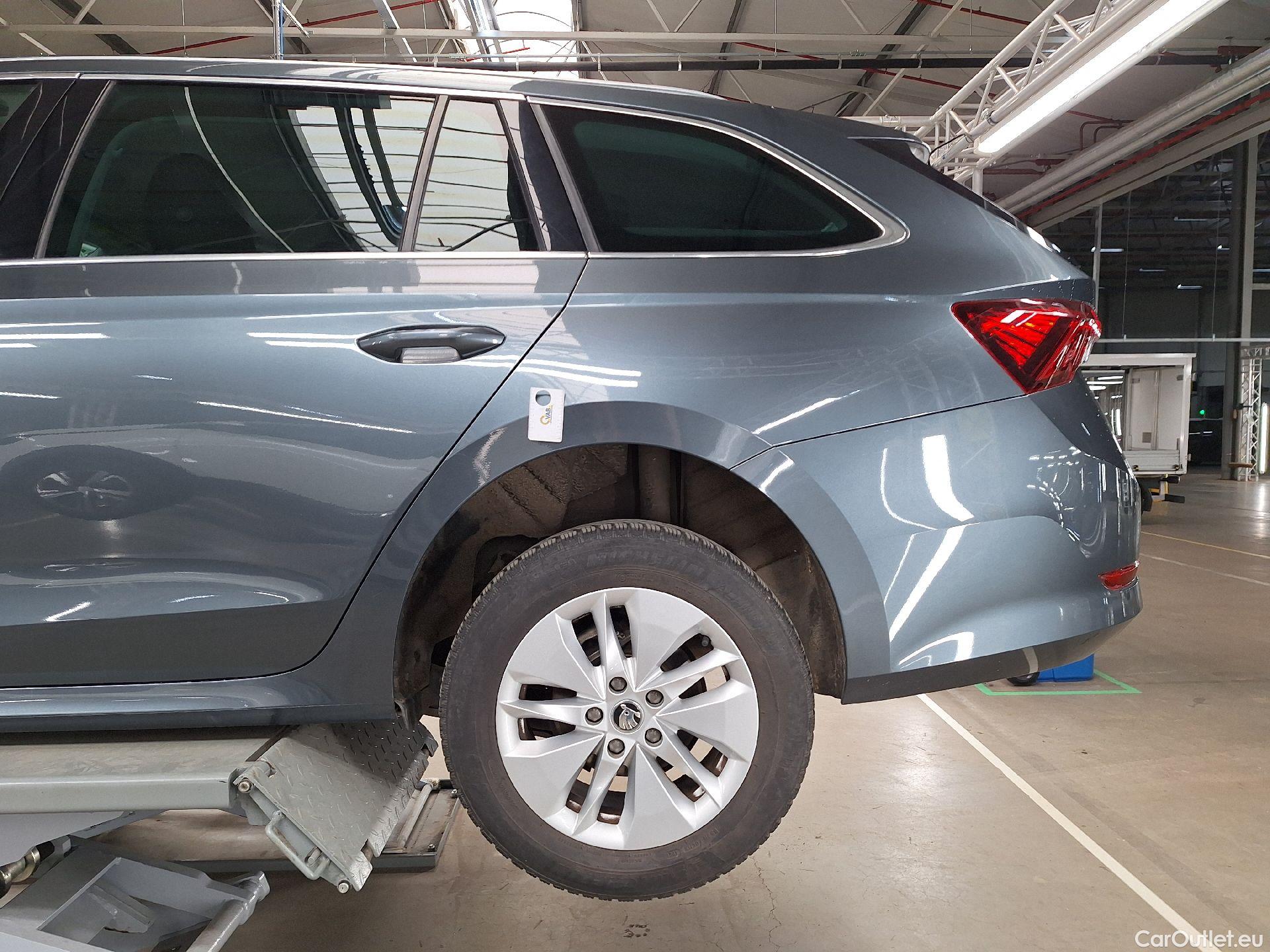  Skoda  Octavia Skoda,  Combi '20, Skoda  Combi 2.0 CRTDI 85kW Ambition 5d #12