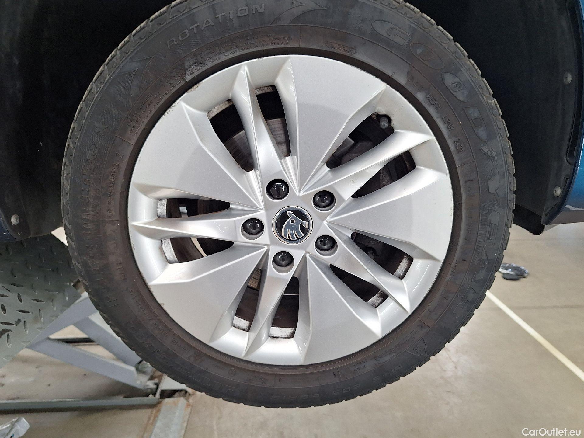  Skoda  Octavia Skoda,  Combi '20, Skoda  Combi 2.0 CRTDI 85kW Clever 5d #19