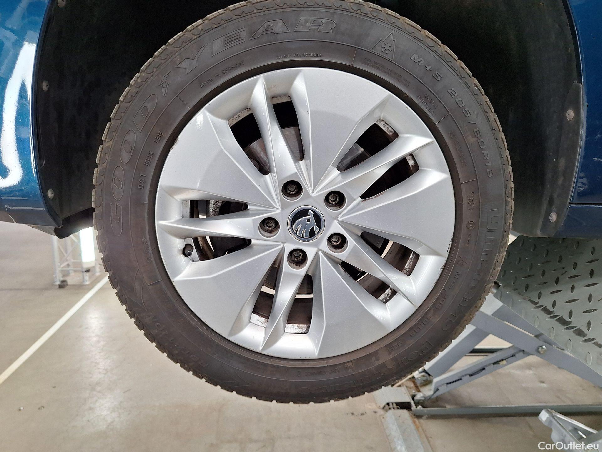  Skoda  Octavia Skoda,  Combi '20, Skoda  Combi 2.0 CRTDI 85kW Clever 5d #13