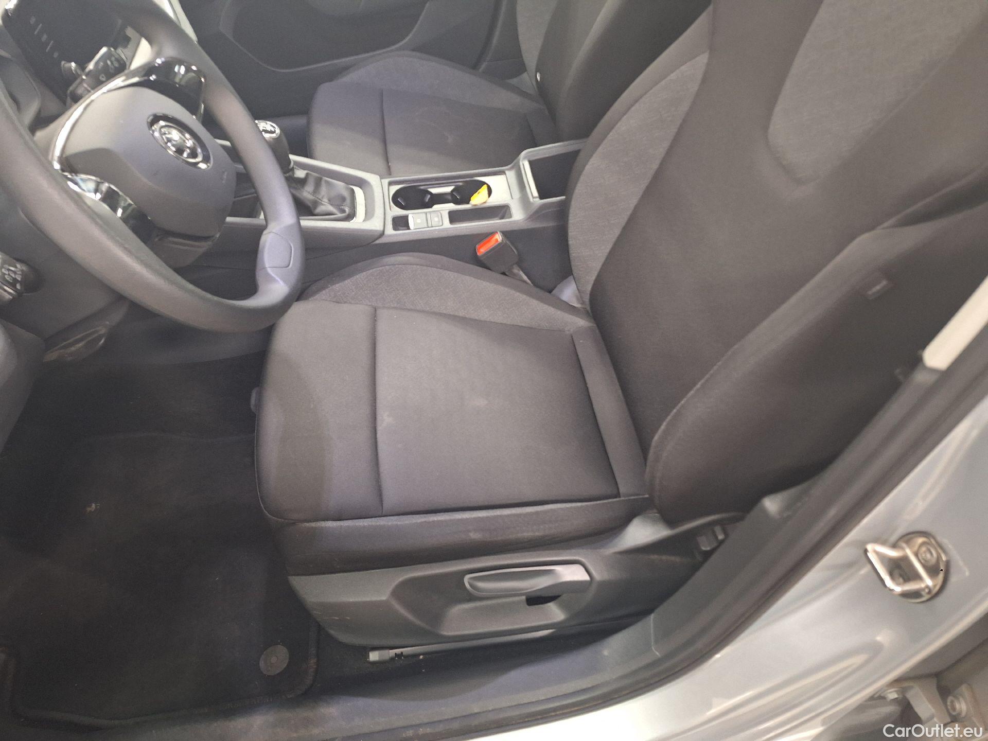  Skoda  Octavia Skoda,  '20, Skoda  1.0 TSI 81kW Active 5d #9