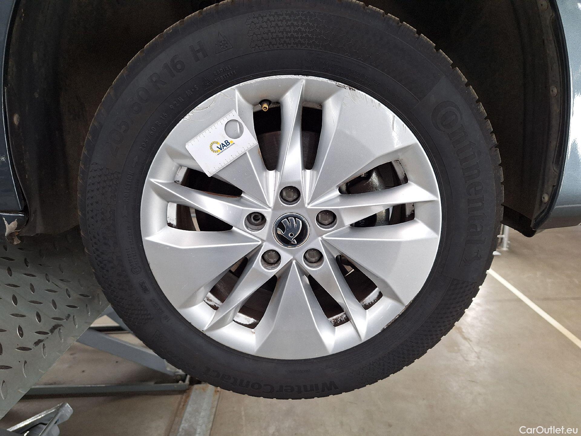  Skoda  Octavia Skoda,  Combi '20, Skoda  Combi 2.0 CRTDI 85kW Ambition 5d #28