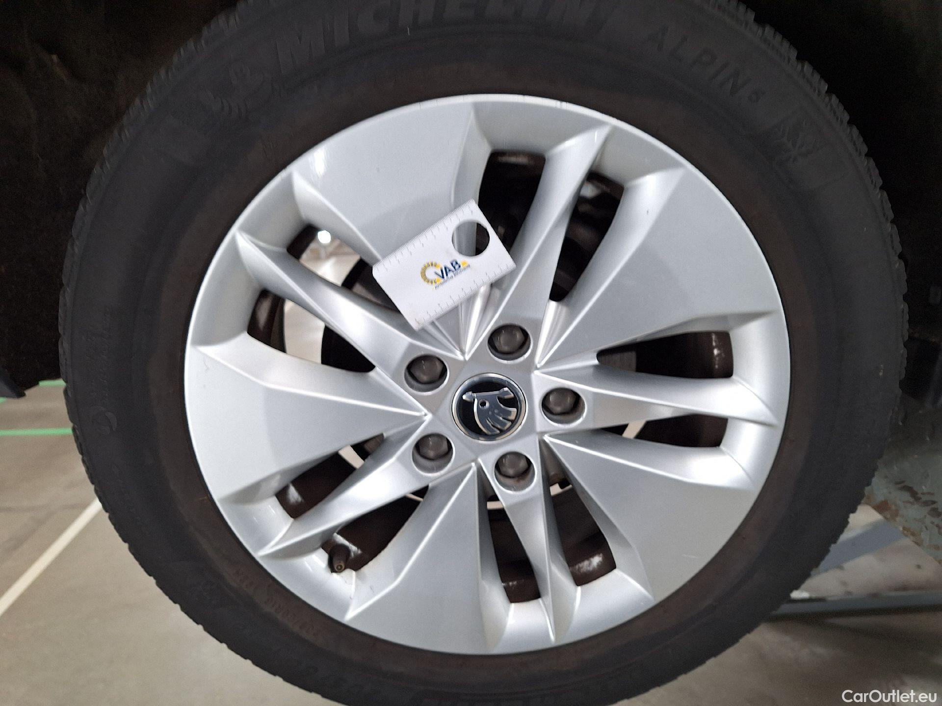  Skoda  Octavia Skoda,  Combi '20, Skoda  Combi 2.0 CRTDI 85kW Ambition 5d #24