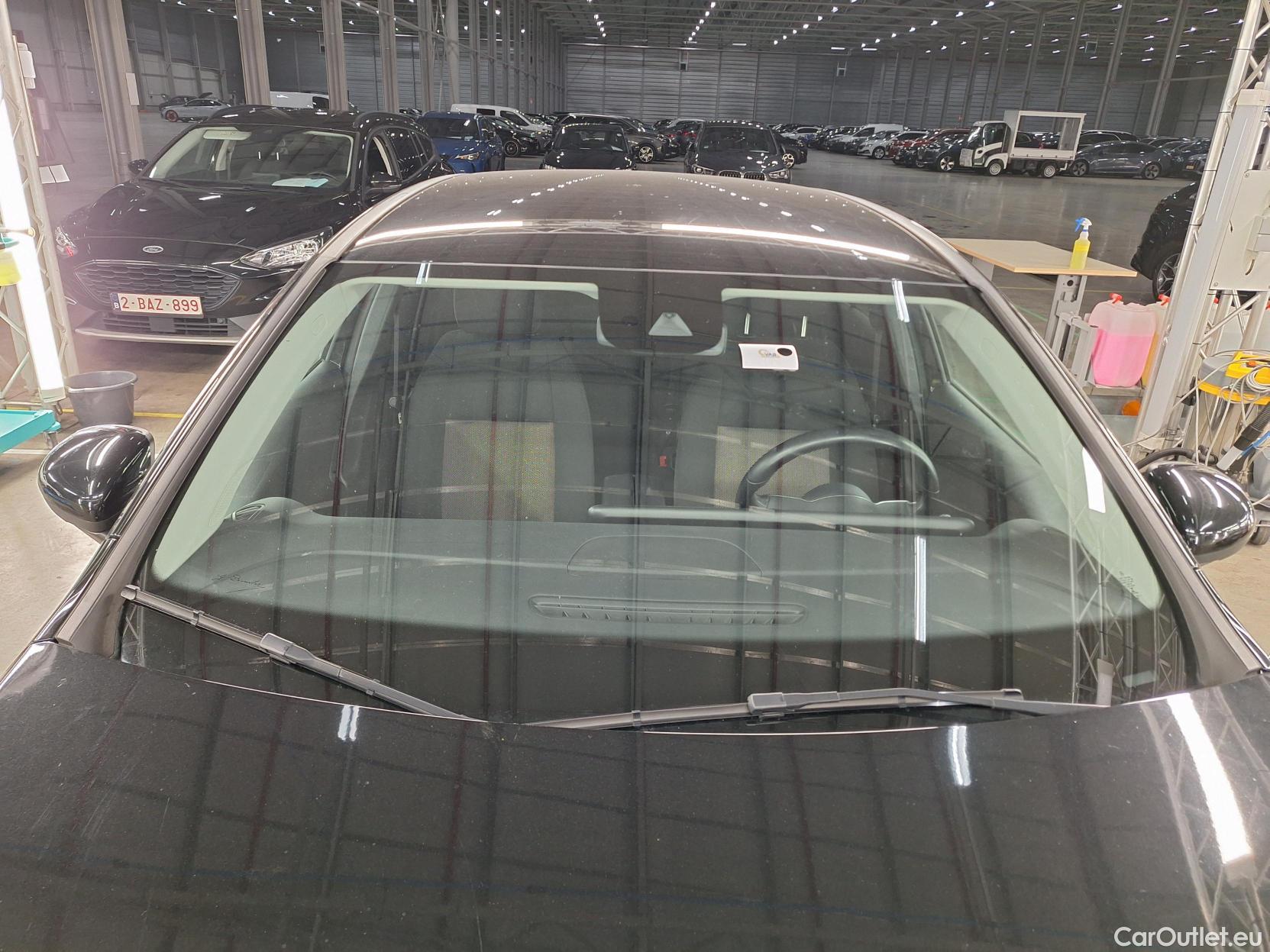  Mercedes  A-Klasse Mercedes, A-Class Berline '18, Mercedes-Benz  Limousine A 180 Business So #7