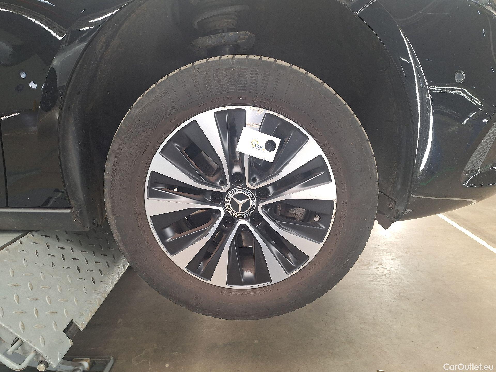  Mercedes  A-Klasse Mercedes, A-Class Berline '18, Mercedes-Benz  Limousine A 180 Business So #22