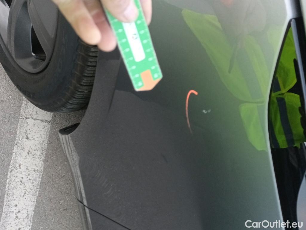  Land Rover  Range Rover LAND ROVER  Velar / 2017 / 5P / todoterreno 2.0D I4 150kW R-Dynamic S 4WD Auto #17