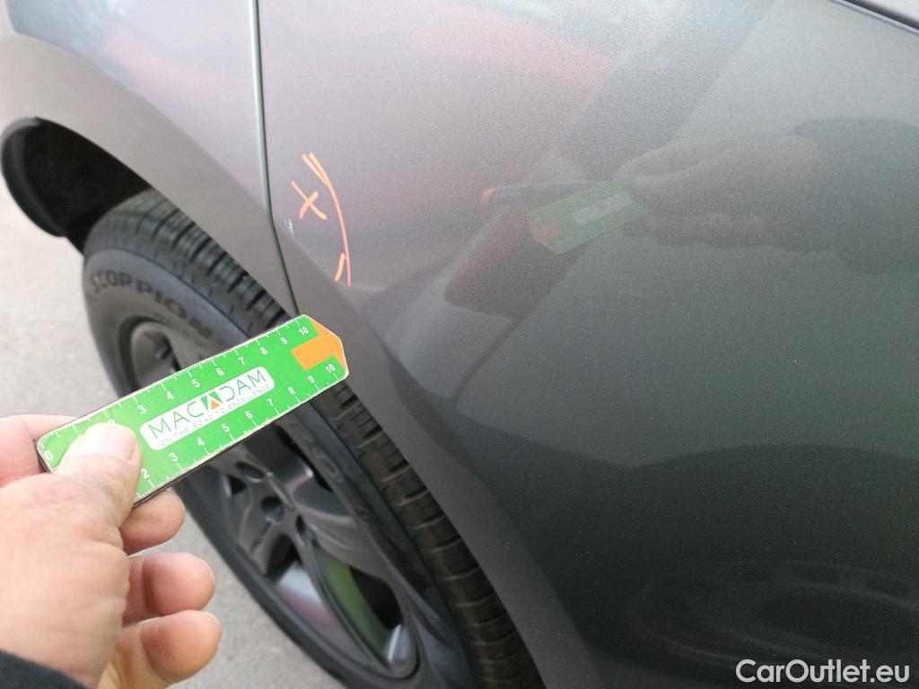  Land Rover  Range Rover LAND ROVER  Velar / 2017 / 5P / todoterreno 2.0D I4 150kW R-Dynamic S 4WD Auto #4