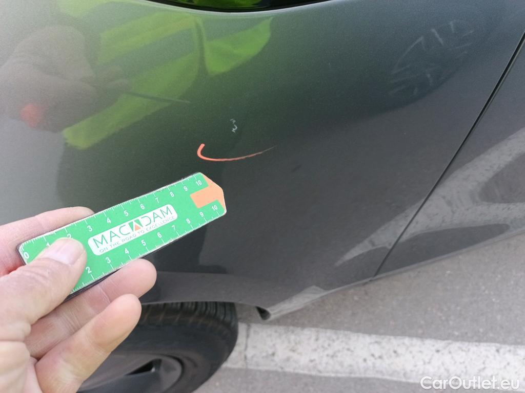  Land Rover  Range Rover LAND ROVER  Velar / 2017 / 5P / todoterreno 2.0D I4 150kW R-Dynamic S 4WD Auto #18