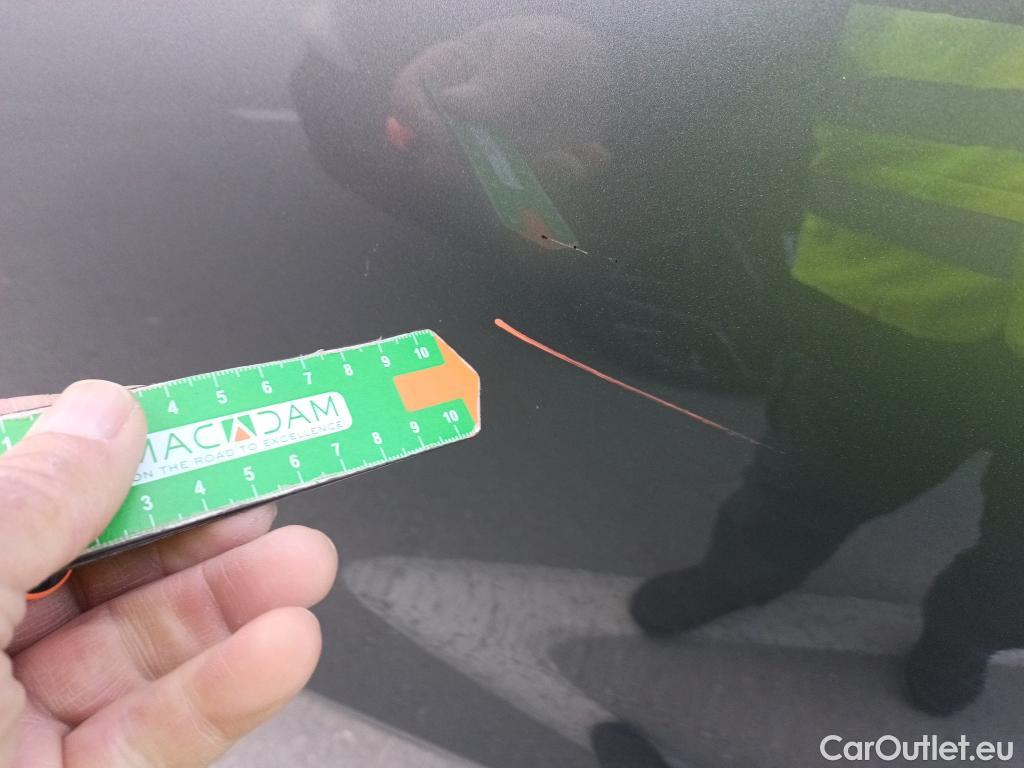  Land Rover  Range Rover LAND ROVER  Velar / 2017 / 5P / todoterreno 2.0D I4 150kW R-Dynamic S 4WD Auto #6