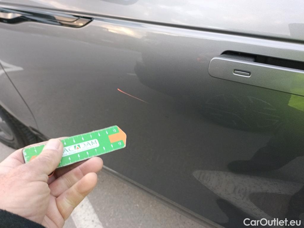  Land Rover  Range Rover LAND ROVER  Velar / 2017 / 5P / todoterreno 2.0D I4 150kW R-Dynamic S 4WD Auto #5