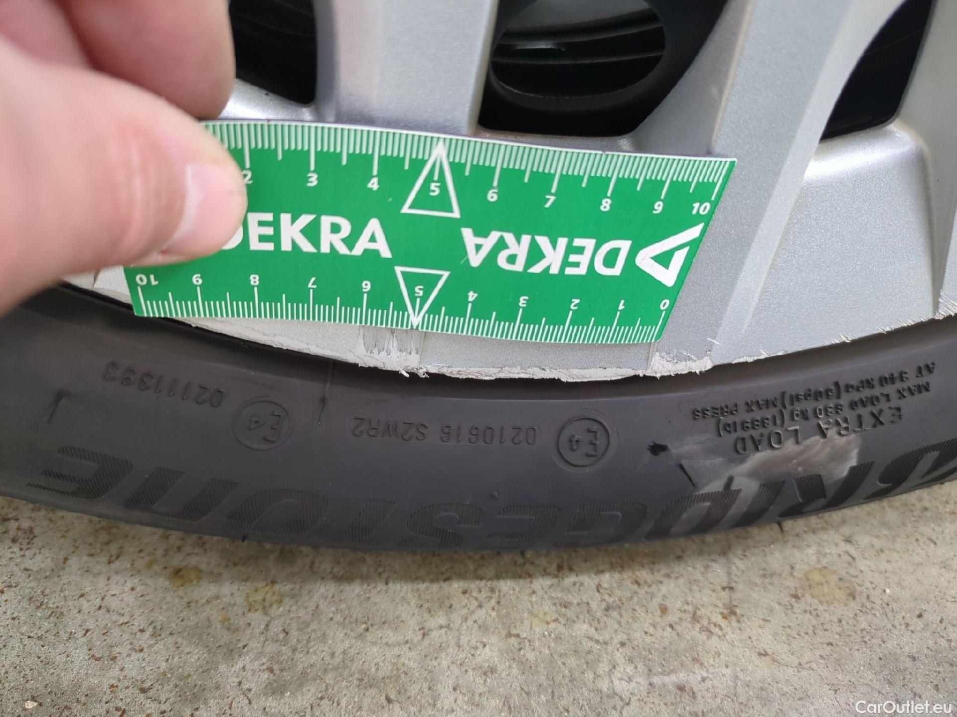  Toyota  Yaris TOYOTA  Hybride / 2019 / 5P / Berline Hybride 116h Dynamic Business Beyond Zer #5