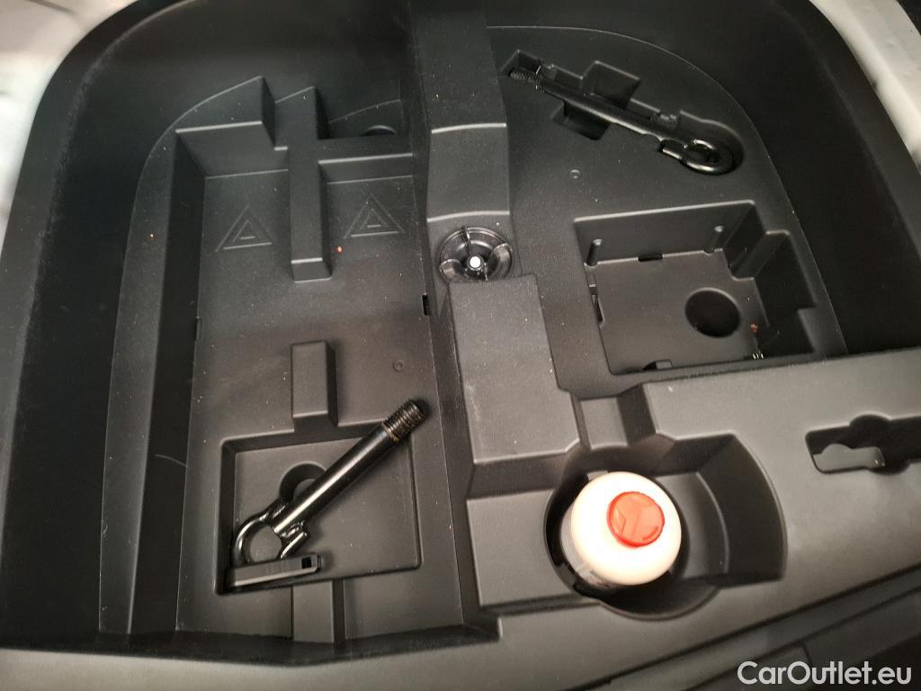  Nissan  Juke NISSAN  / 2019 / 5P / Crossover DIG-T 114 BVM6 Shadow(SP) #9