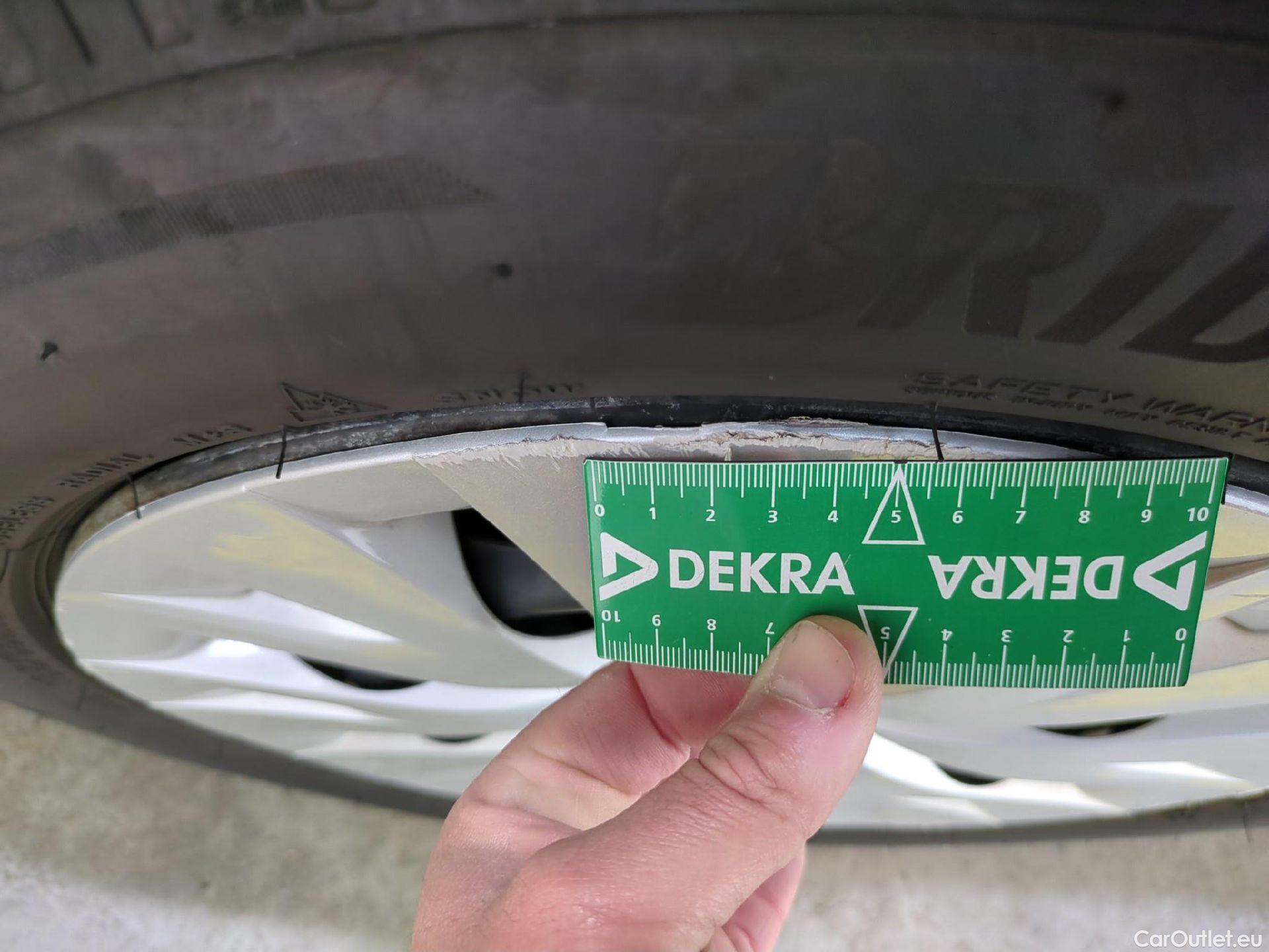  Toyota  Yaris TOYOTA  Hybride / 2019 / 5P / Berline Hybride 116h Dynamic Business Beyond Zer #3