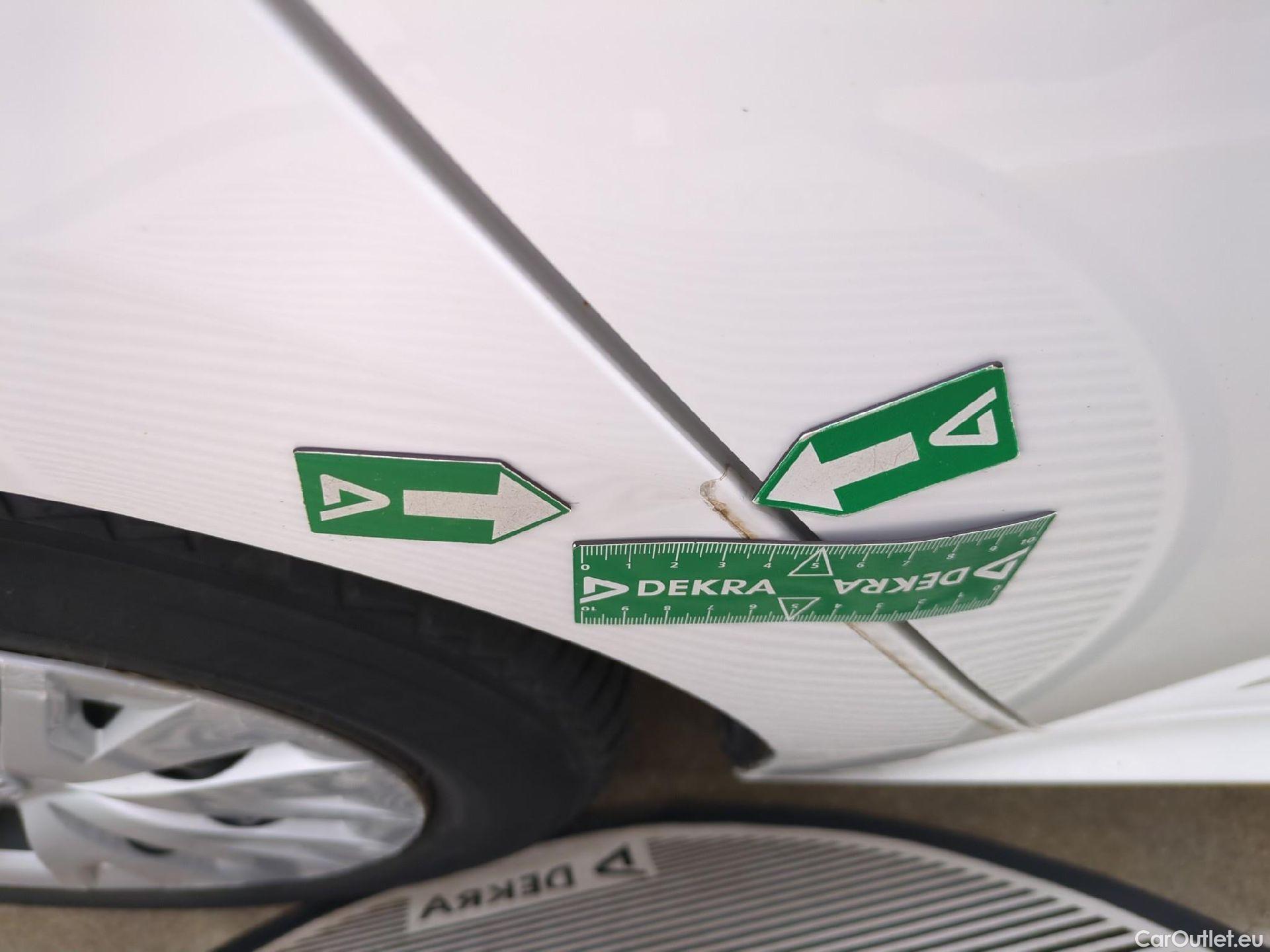  Toyota  Yaris TOYOTA  Hybride / 2019 / 5P / Berline Hybride 116h Dynamic Business Beyond Zer #31