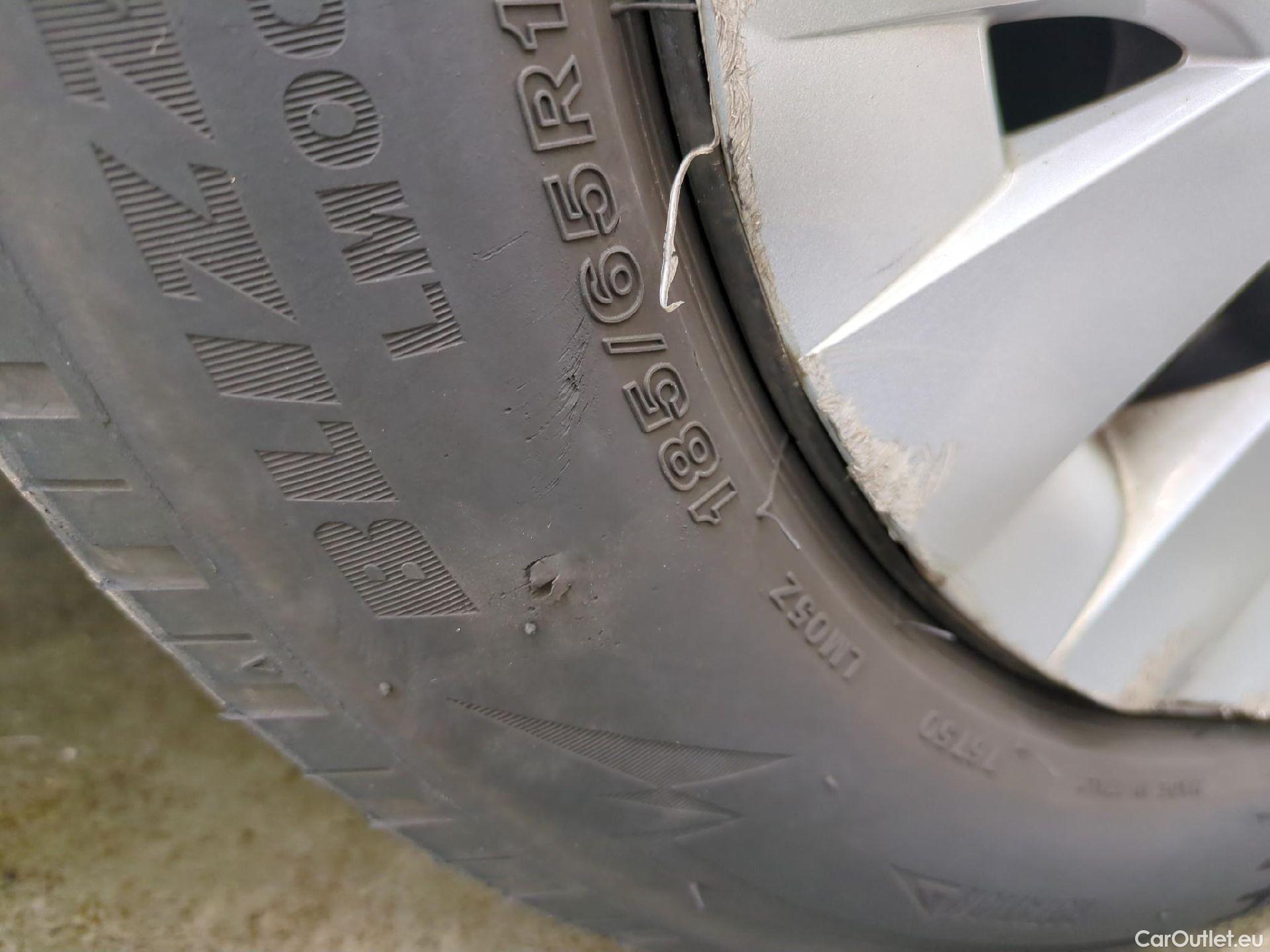  Toyota  Yaris TOYOTA  Hybride / 2019 / 5P / Berline Hybride 116h Dynamic Business Beyond Zer #7