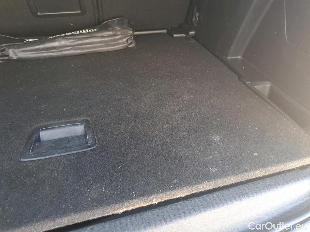  Peugeot  3008 PEUGEOT  / 2020 / 5P / todoterreno 1.5 BlueHDi 96kW (130CV) S&S Active Pack #26