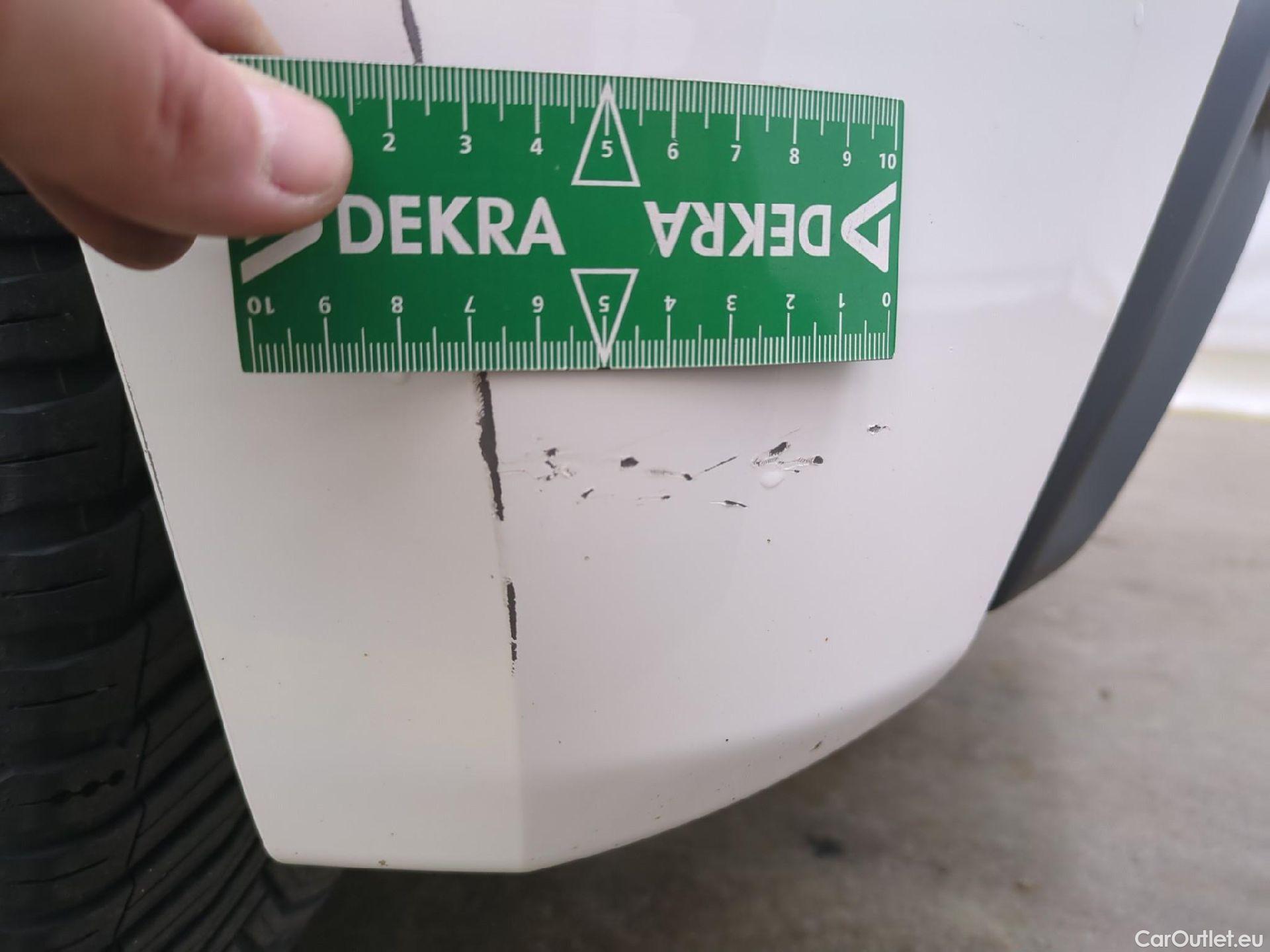  Toyota  Yaris TOYOTA  Hybride / 2019 / 5P / Berline Hybride 116h Dynamic Business Beyond Zer #29