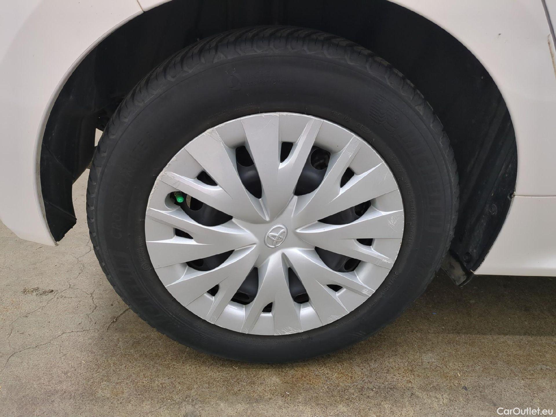  Toyota  Yaris TOYOTA  Hybride / 2019 / 5P / Berline Hybride 116h Dynamic Business Beyond Zer #8