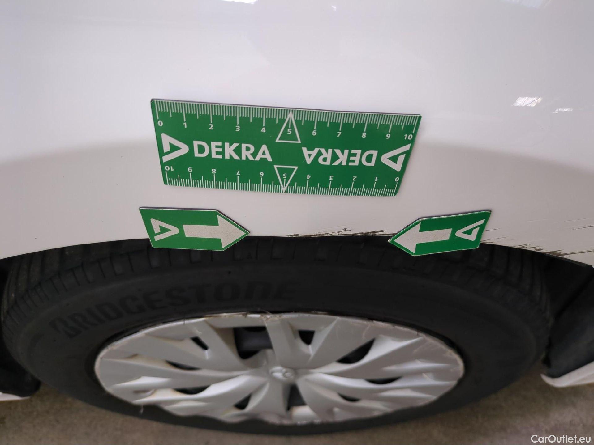  Toyota  Yaris TOYOTA  Hybride / 2019 / 5P / Berline Hybride 116h Dynamic Business Beyond Zer #14