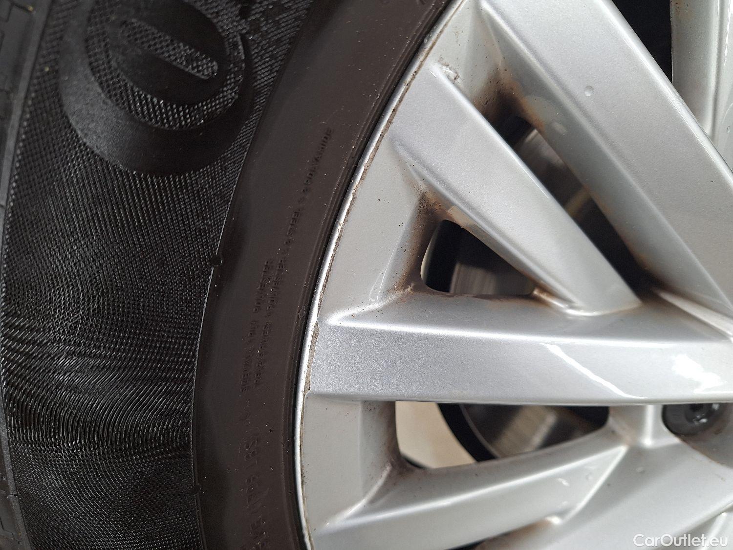  Volkswagen  T-ROC VW,  '17, Volkswagen  1.0 TSI Style 5d #6