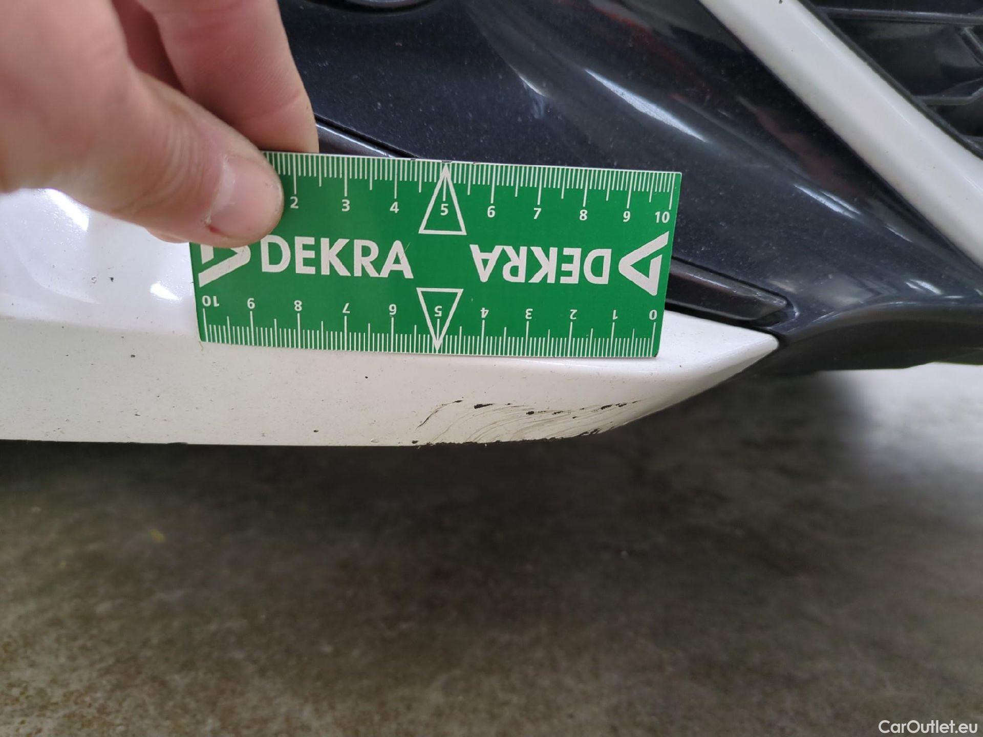  Toyota  Corolla TOYOTA  Touring Sports / 2018 / 5P / Break Hybride 122h Dynamic Business Beyond Zer #25