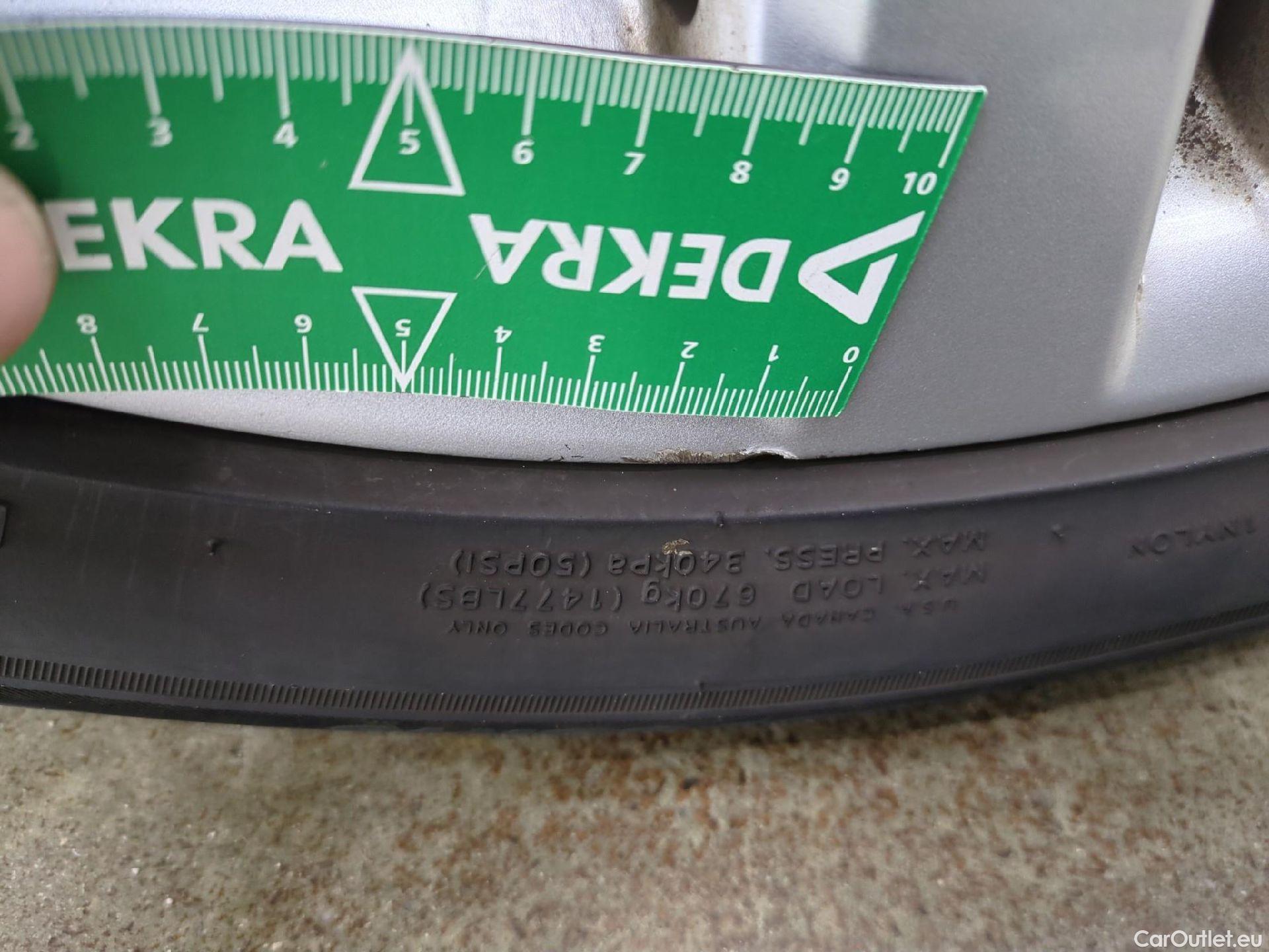  Toyota  Corolla TOYOTA  Touring Sports / 2018 / 5P / Break Hybride 122h Dynamic Business Beyond Zer #14