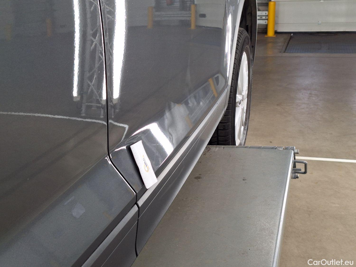  Volkswagen  T-ROC VW,  '17, Volkswagen  1.0 TSI Style 5d #11