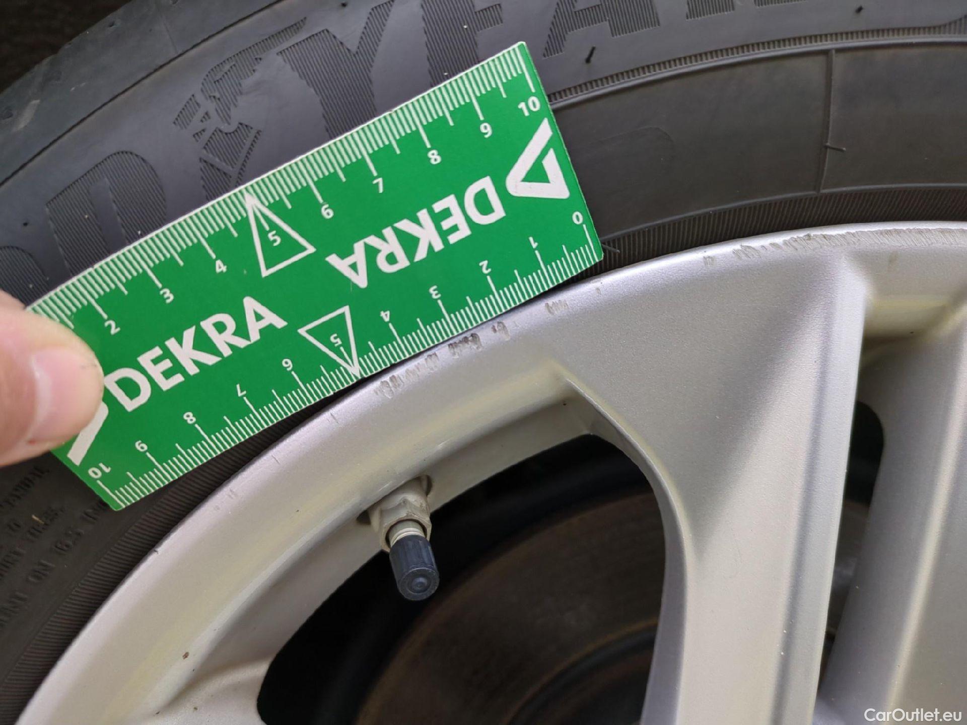  Toyota  Corolla TOYOTA  Touring Sports / 2018 / 5P / Break Hybride 122h Dynamic Business Beyond Zer #13