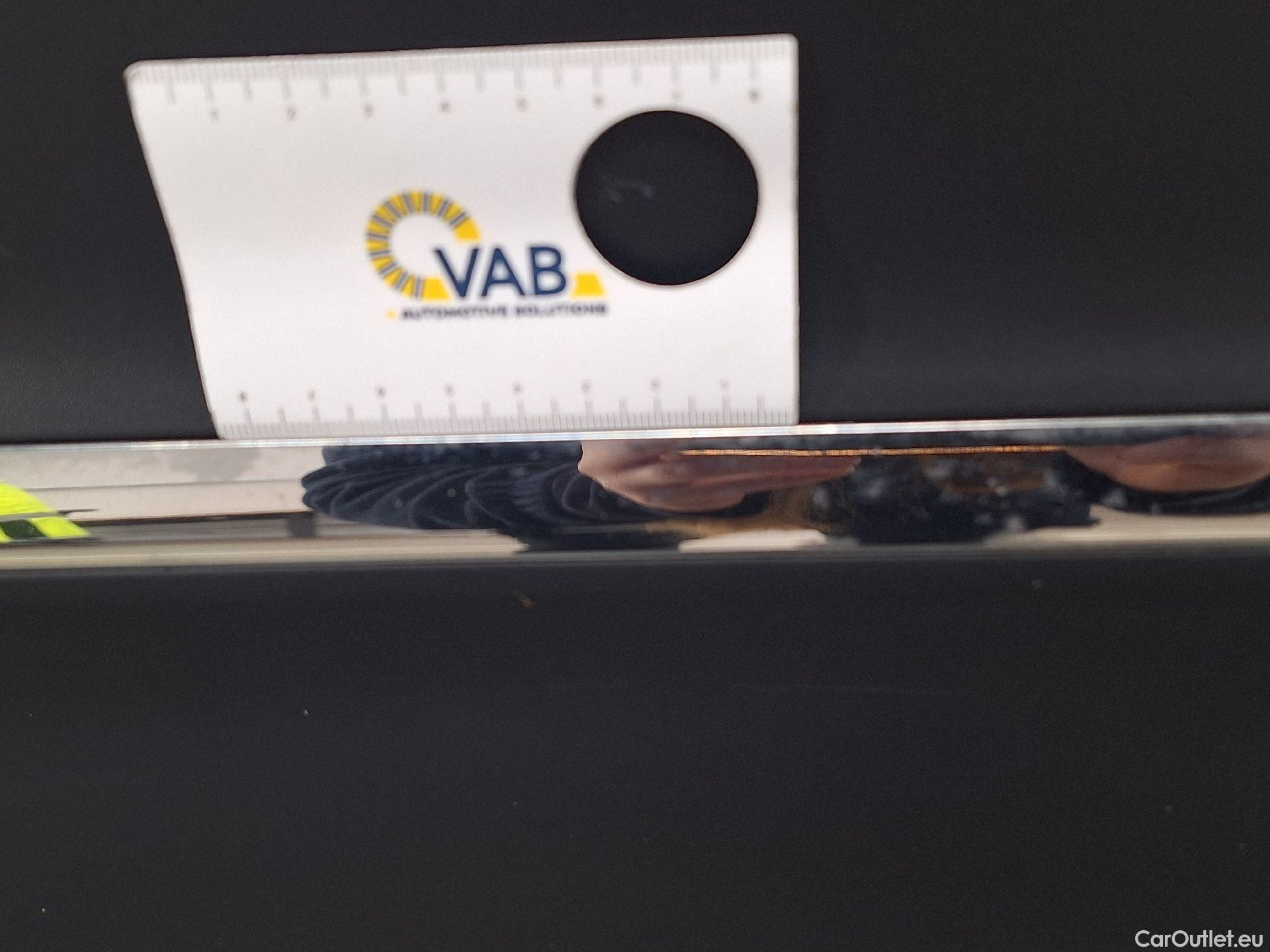  Mercedes  GLB Mercedes,  '19, Mercedes-Benz   200 d Business Solution 5d #58