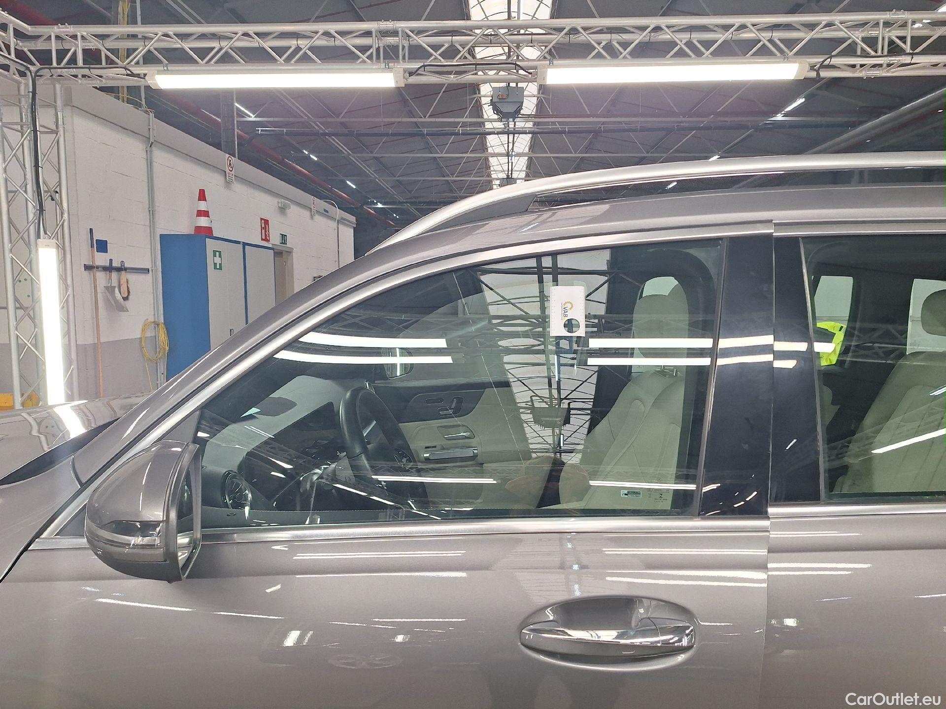  Mercedes  GLB Mercedes,  '19, Mercedes-Benz   200 d Business Solution 5d #12