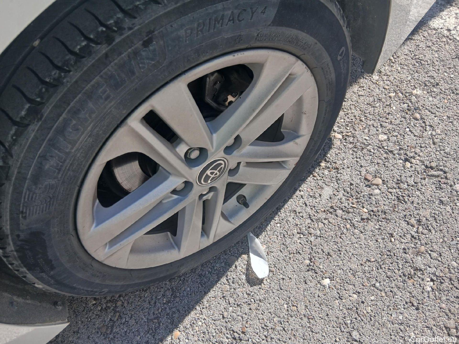  Toyota  Corolla TOYOTA  / 2019 / 5P / familiar 1.8 125H ACTIVE TECH E-CVT TOU SPORT #23