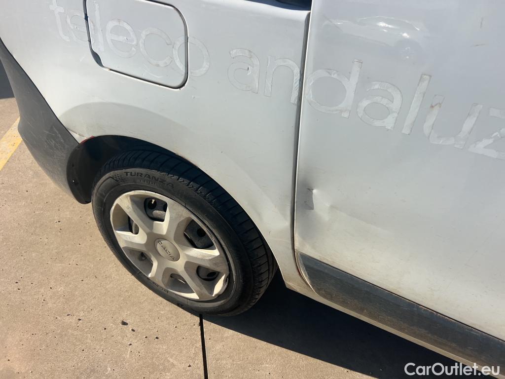  Dacia  Dokker DACIA  / 2013 / 4P / furgón derivado de turismo Van Essential Blue dCi 70kW (95CV) #21