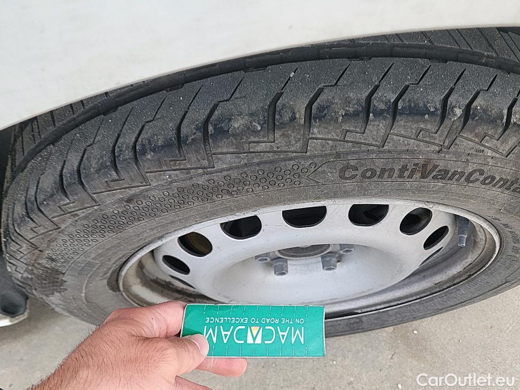  Peugeot  Expert PEUGEOT  / 2016 / 4P / furgón Furgón Premium 2.0 BlueHDi 120 Standard #34