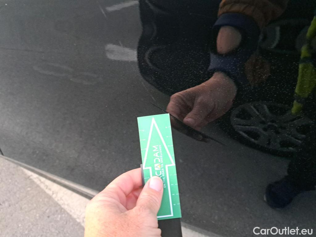  Bmw  Serie 1 BMW  / 2019 / 5P / berlina con portón 116d Corporate Auto. #18