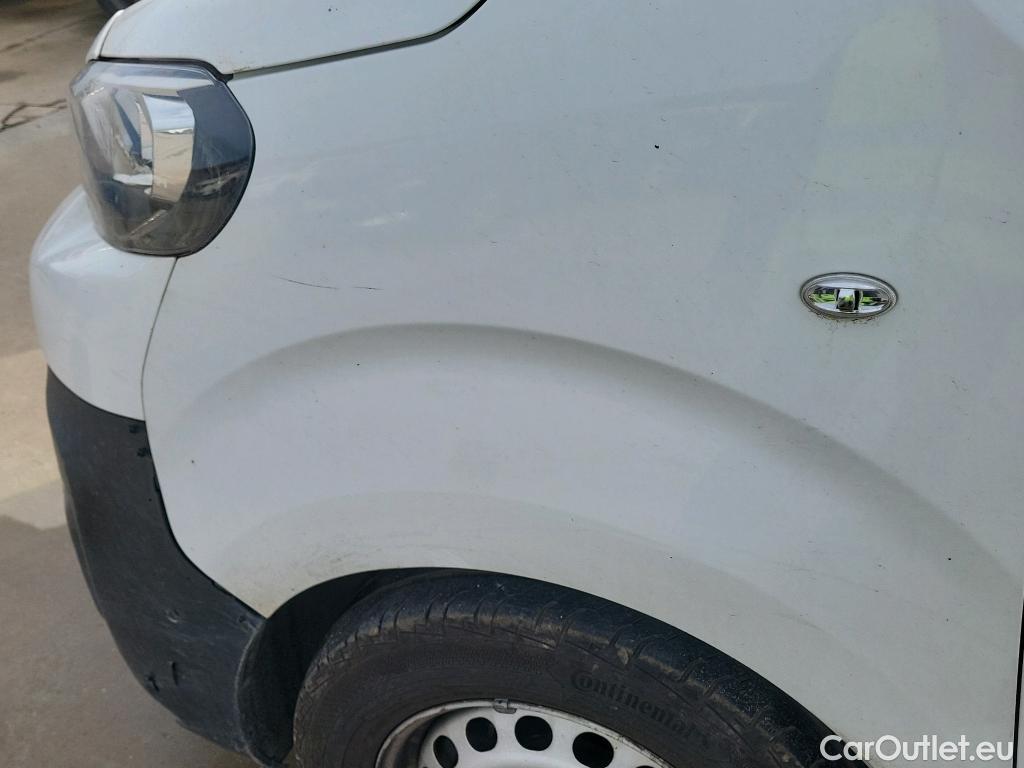  Peugeot  Expert PEUGEOT  / 2016 / 4P / furgón Furgón Premium 2.0 BlueHDi 120 Standard #24