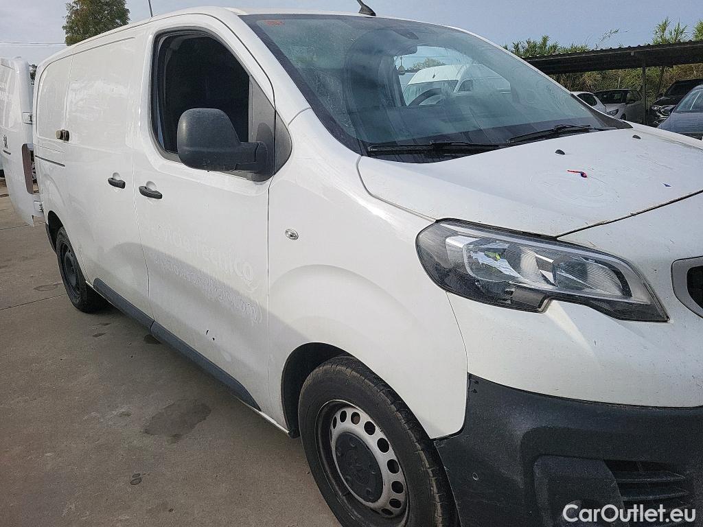  Peugeot  Expert PEUGEOT  / 2016 / 4P / furgón Furgón Premium 2.0 BlueHDi 120 Standard #18