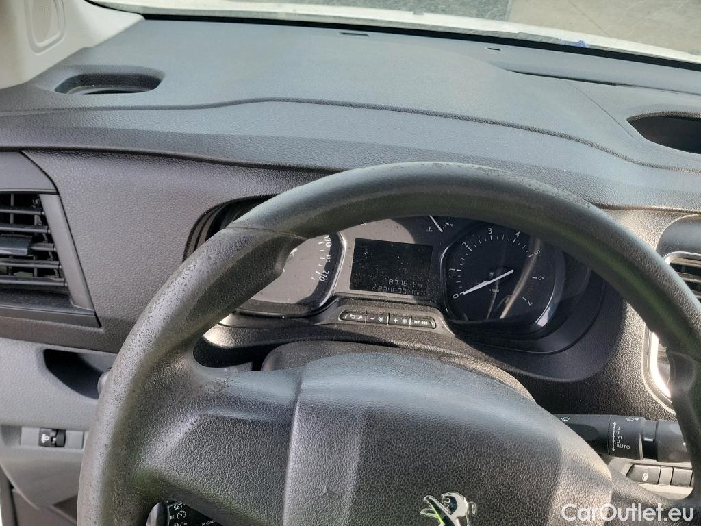  Peugeot  Expert PEUGEOT  / 2016 / 4P / furgón Furgón Premium 2.0 BlueHDi 120 Standard #9