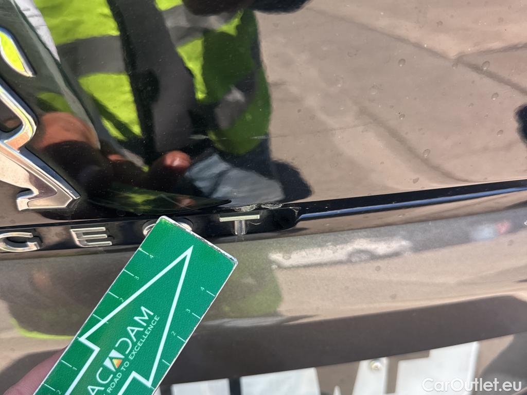  Peugeot  3008 PEUGEOT  Hybrid / 2020 / 5P / todoterreno 225 e-EAT8 Allure (AC2) #30