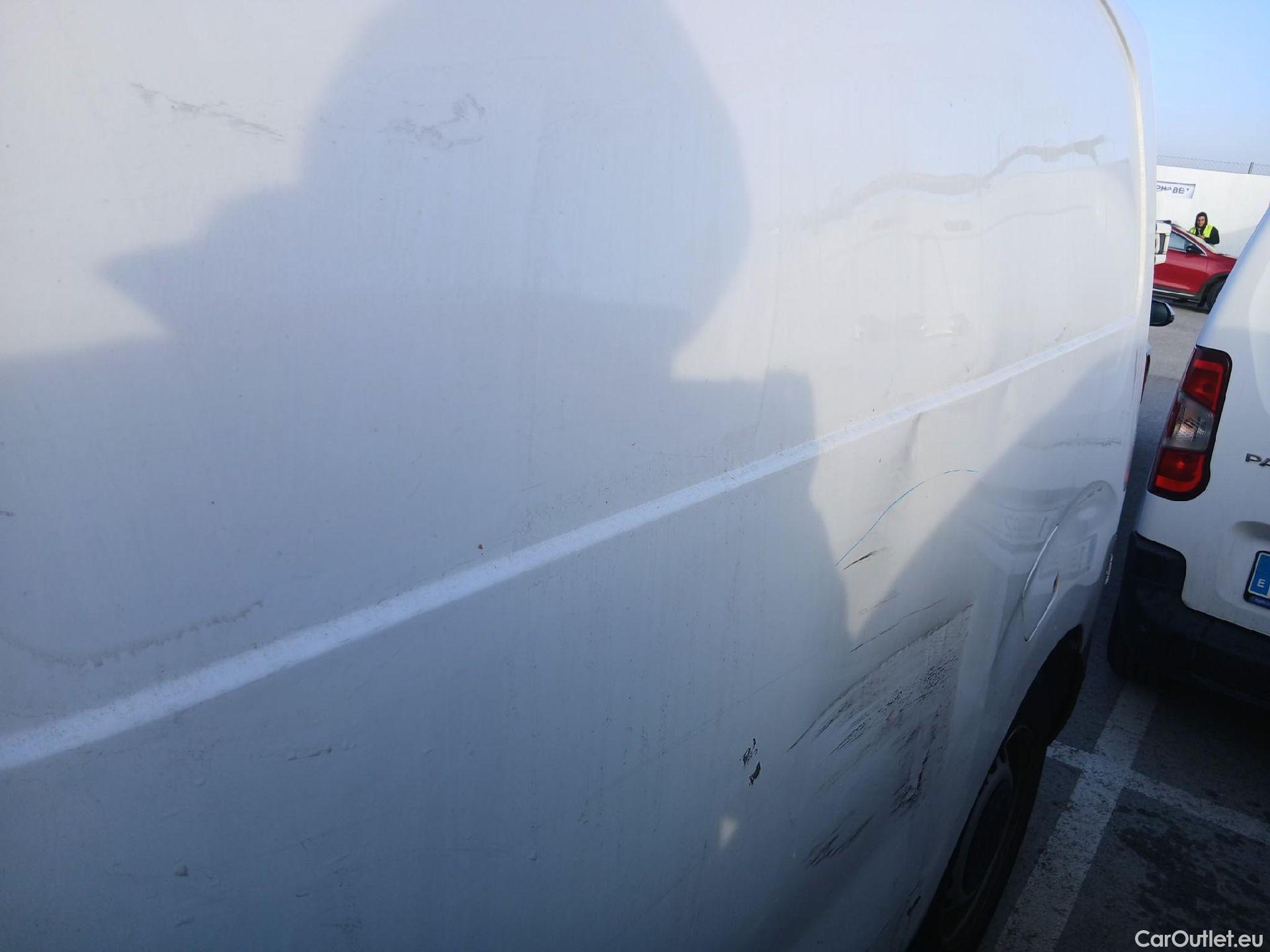  Opel  Vivaro OPEL  / 2019 / 4P / furgón 1.5 Diésel 74kW (100CV) M Std Express #24